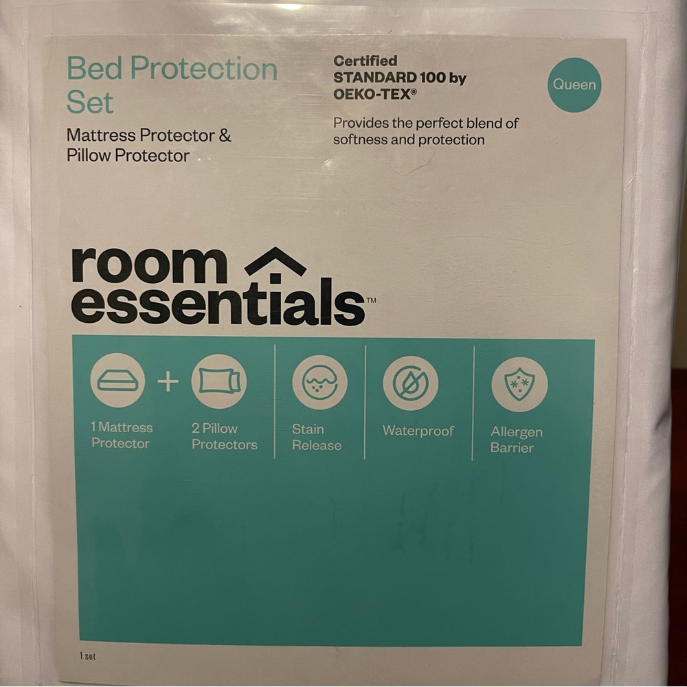 Room Essentials Mattress & Pillow Protector Bundle Queen Size Set of 3